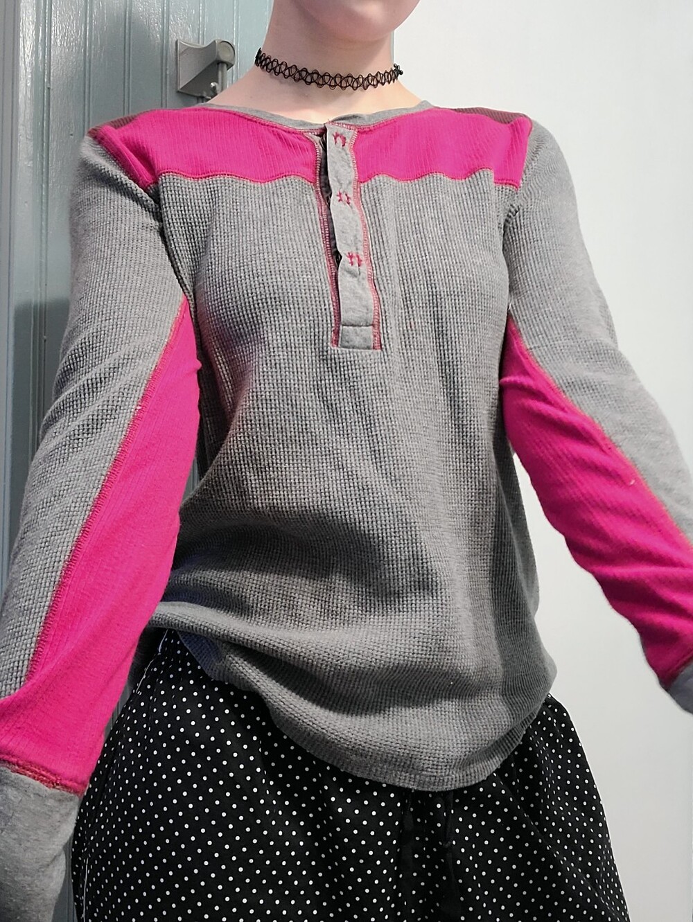 pink and grey top - Picture 2 of 8